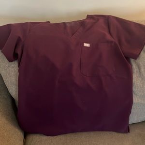 Size M deep purple one-pocket Catarina scrub top